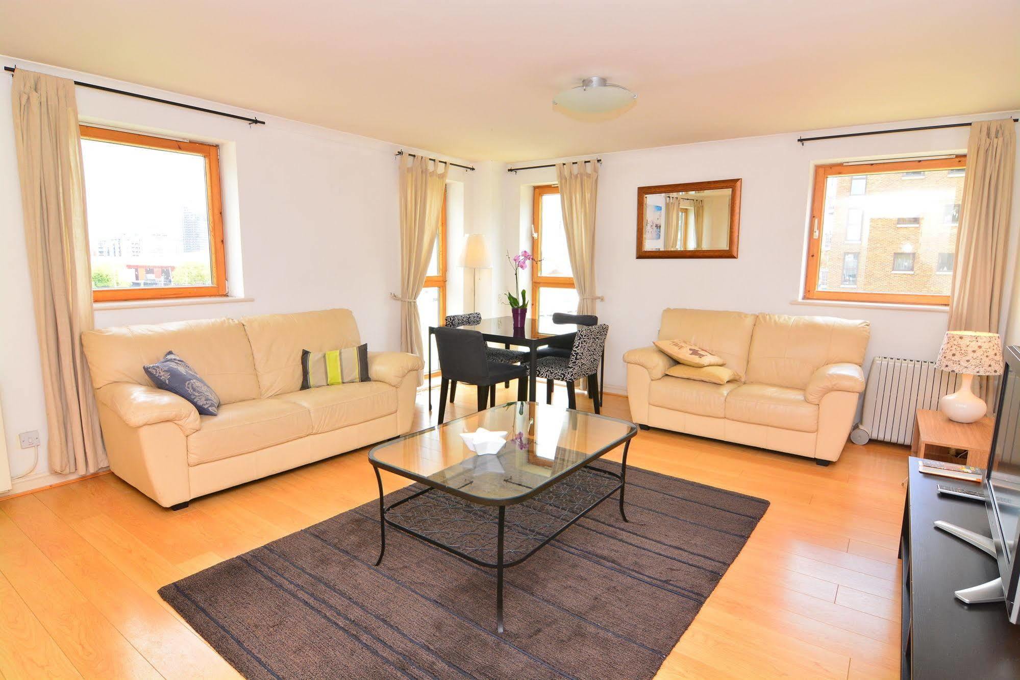 Apartment Wharf - Meridian Place Barking Kültér fotó