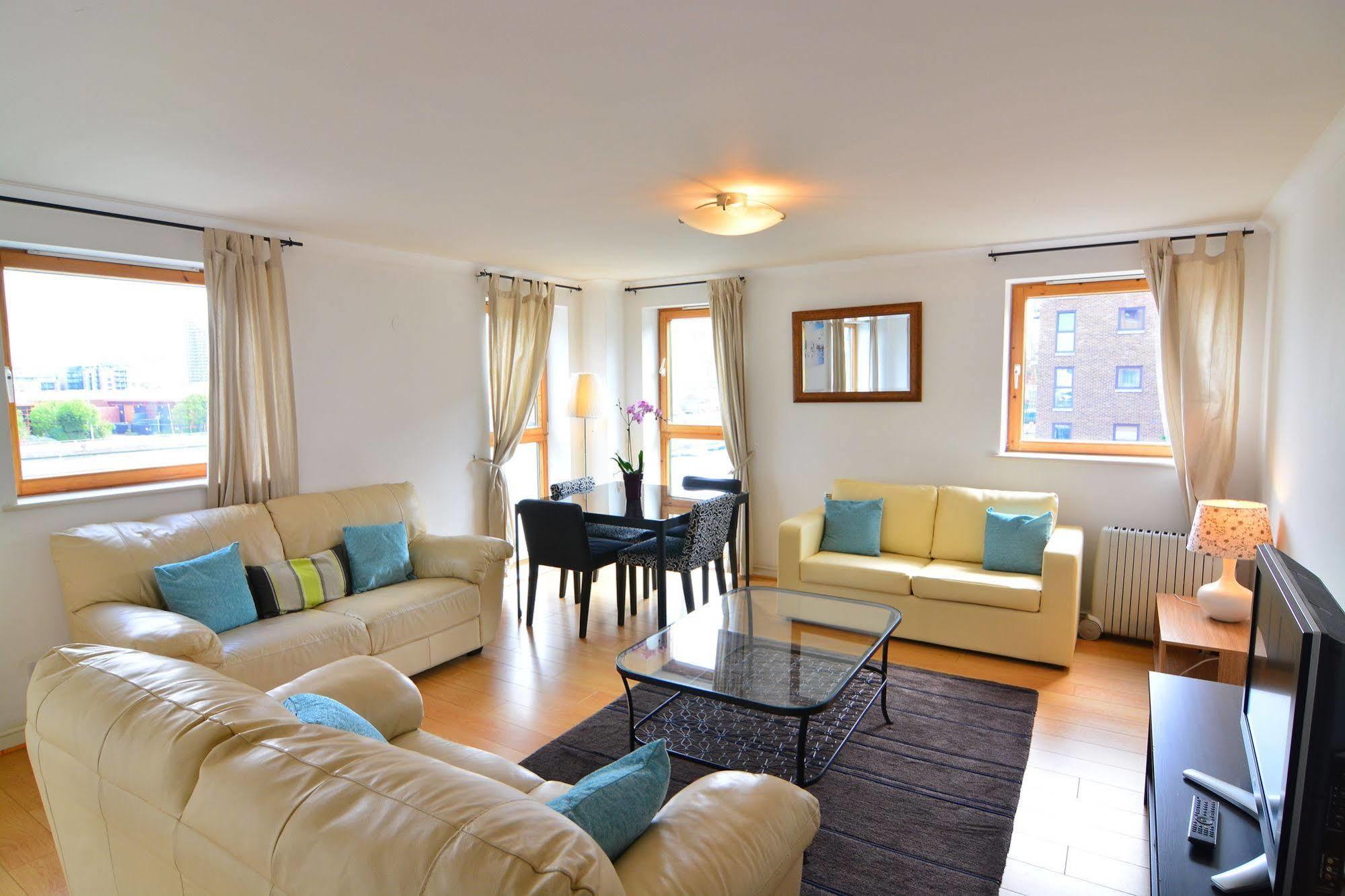 Apartment Wharf - Meridian Place Barking Kültér fotó