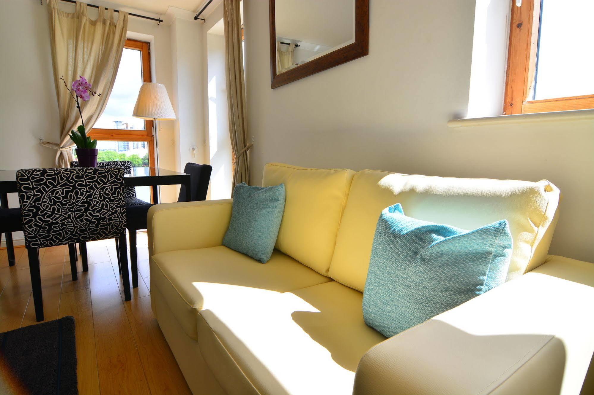 Apartment Wharf - Meridian Place Barking Kültér fotó