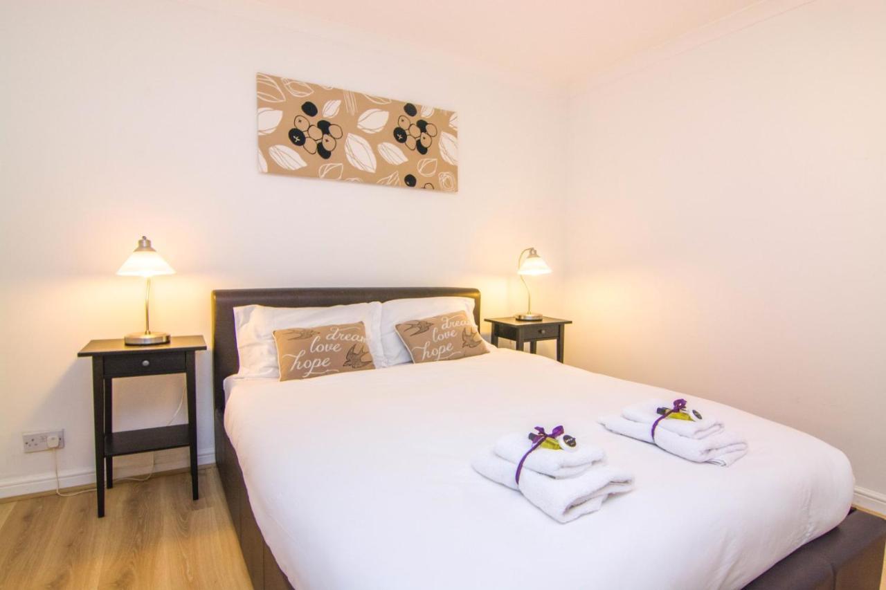 Apartment Wharf - Meridian Place Barking Kültér fotó