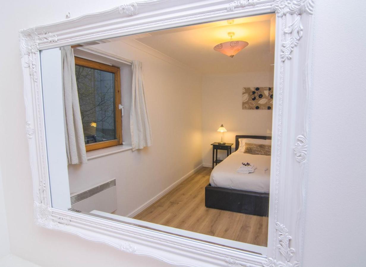 Apartment Wharf - Meridian Place Barking Kültér fotó